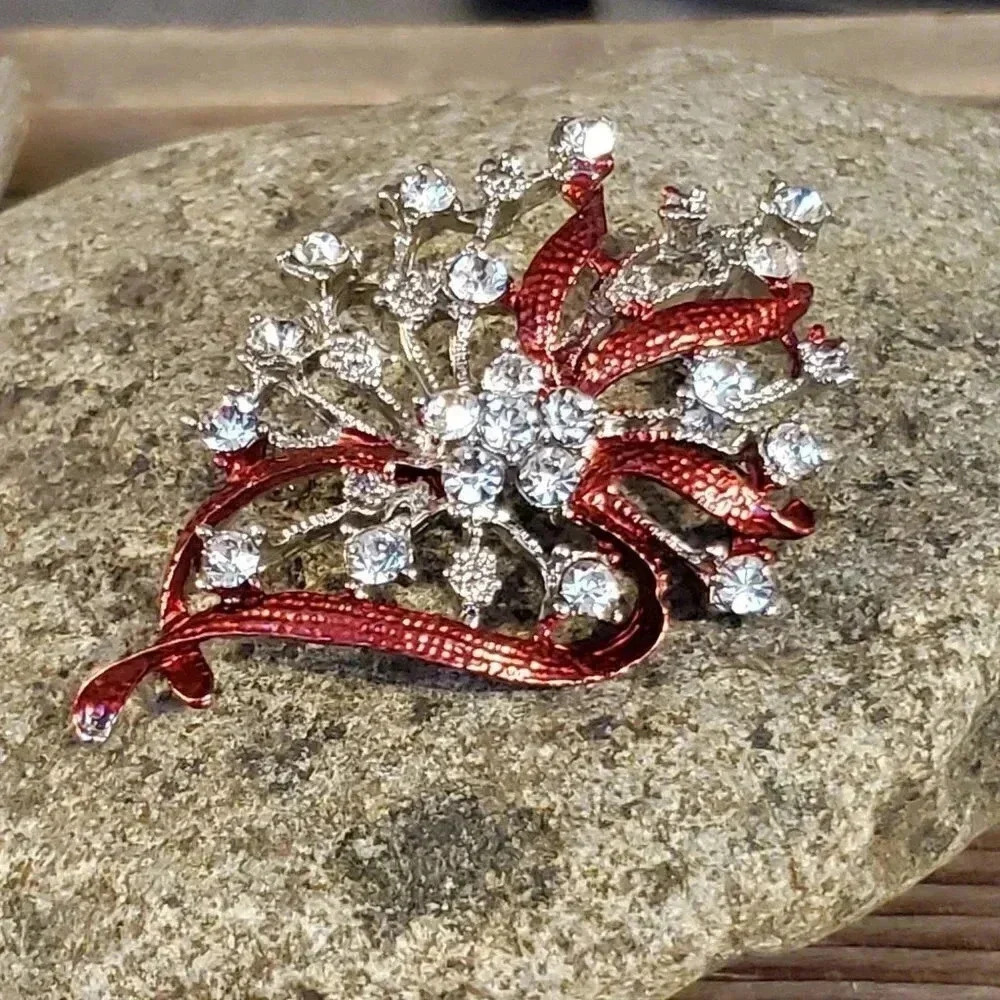 New Vintage Cinnamon Red Austrian Crystal Brooch